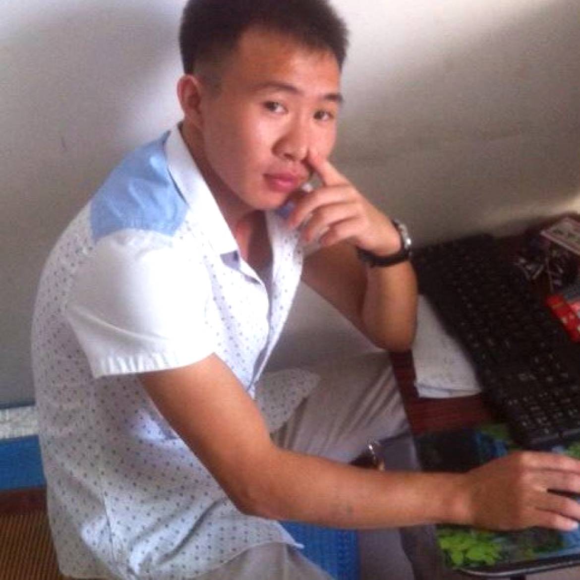 小天鹅請酷酷的照片