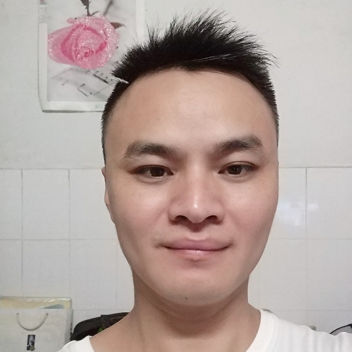 落霞蹙眉彼年的照片