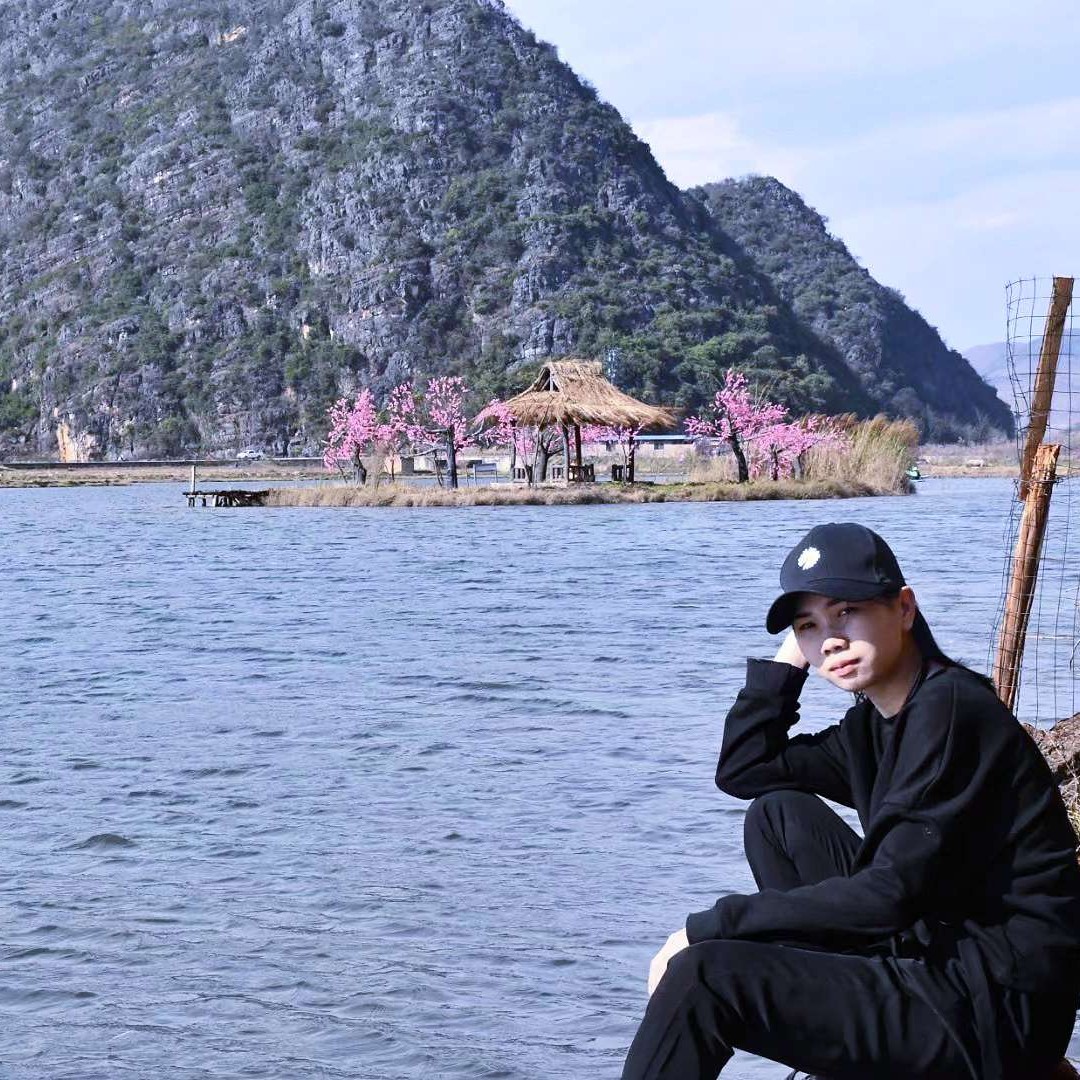 内向无语T的照片
