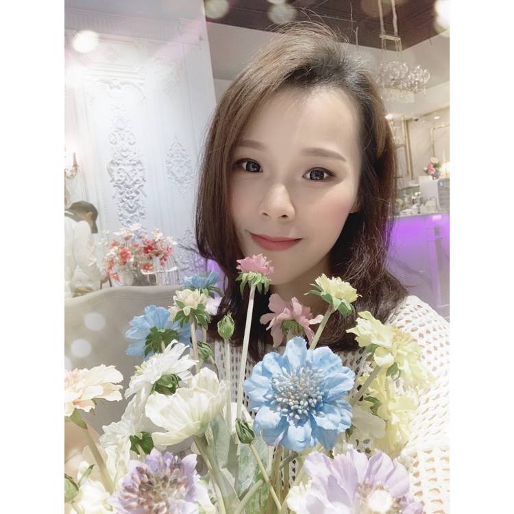 Eva娃娃的照片