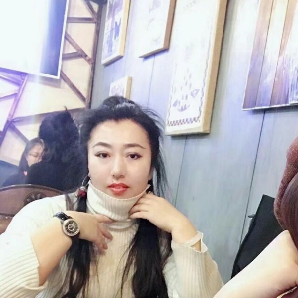 不回答问题的桃桃的照片