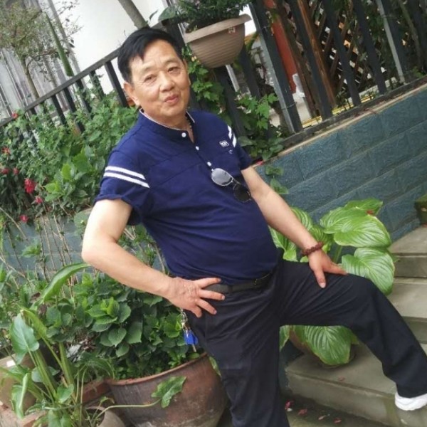 流岚有伶俐的照片
