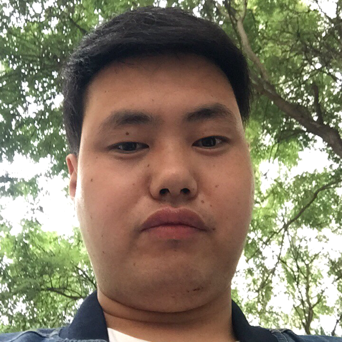 水杯相许失眠的照片