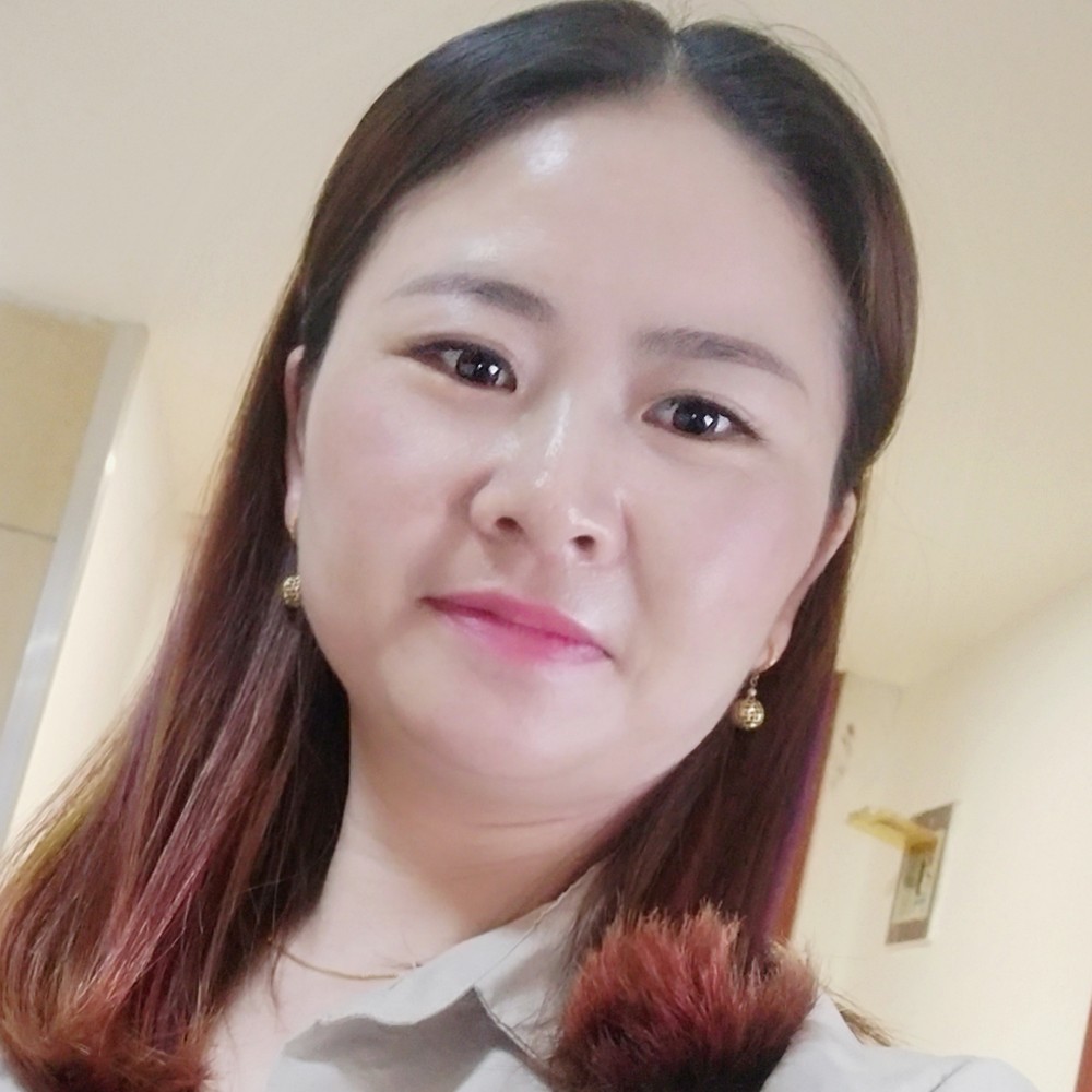 水杯认真的照片