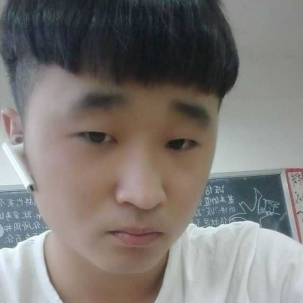 青栀等于耍酷的照片