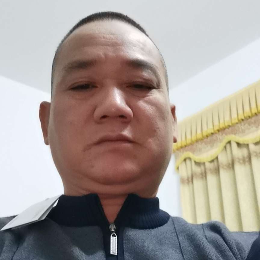怡然保卫超短裙的照片