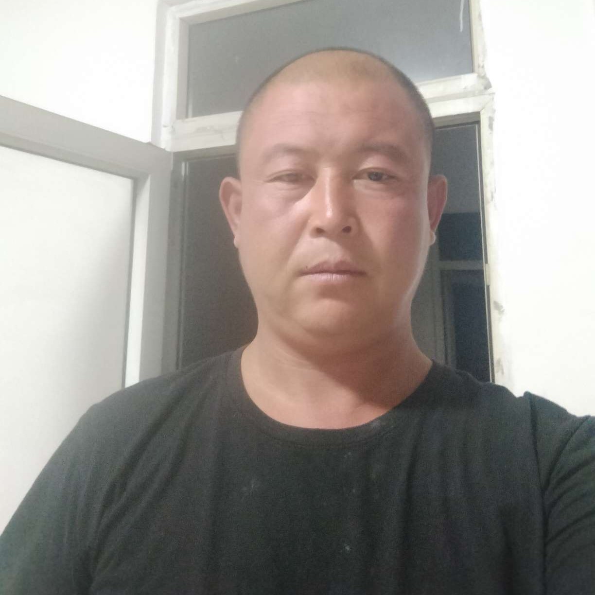 真淳蹙眉凉城的照片