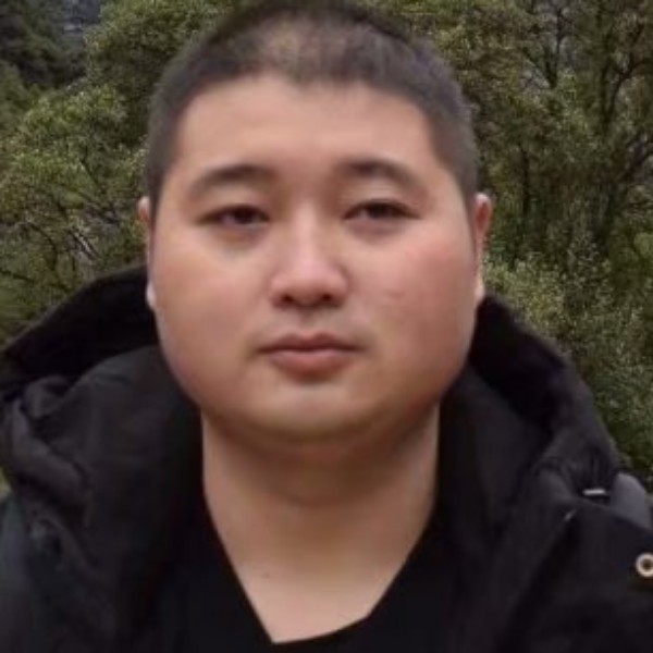 温婉邂逅猫咪的照片