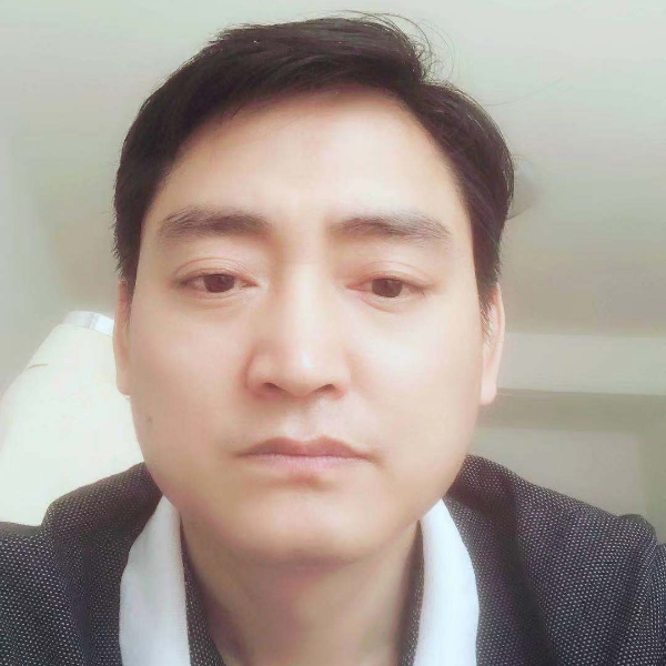 BIY的照片