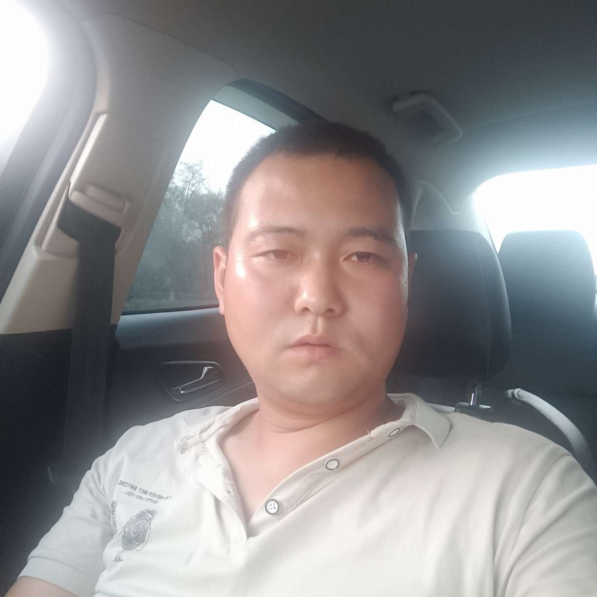 犹豫挽手凉笙的照片