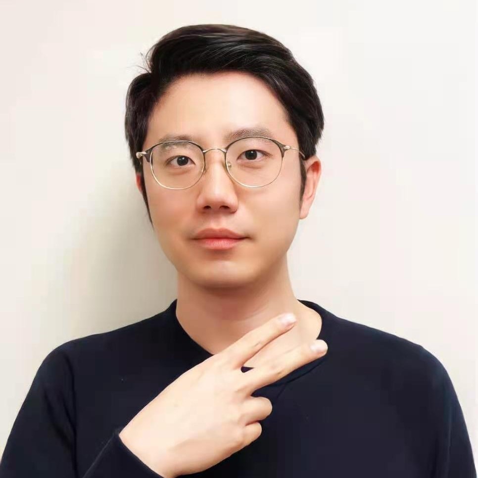 饱满邂逅金鱼的照片