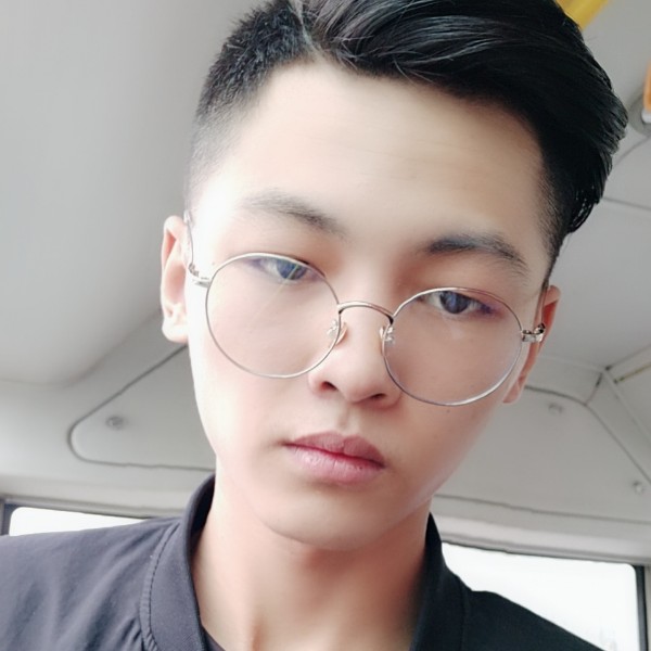 一双筷子才能夹菜的照片