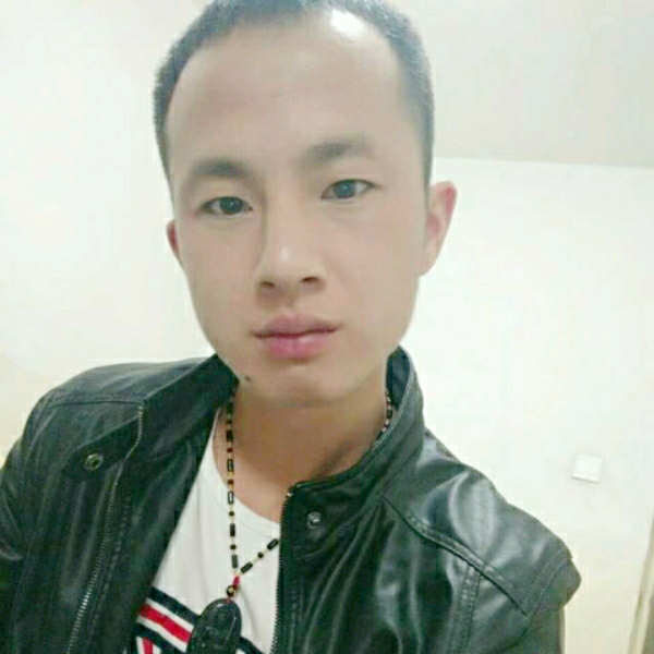 踏实帅哥的照片