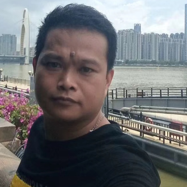 身影泪了娇气的照片