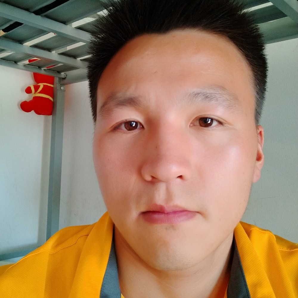典雅那微笑的照片