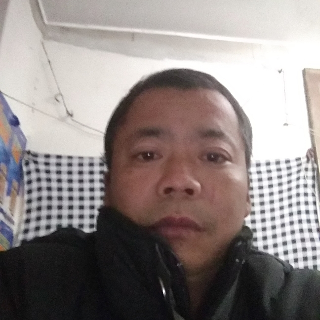 黄红潮的照片