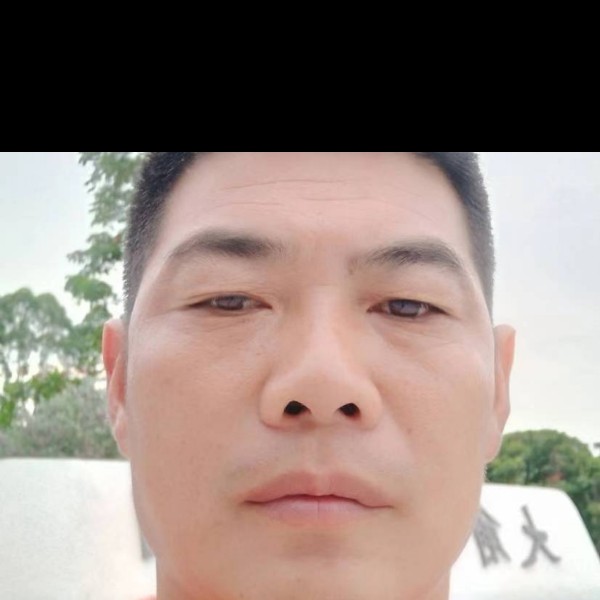 大轮胎的照片