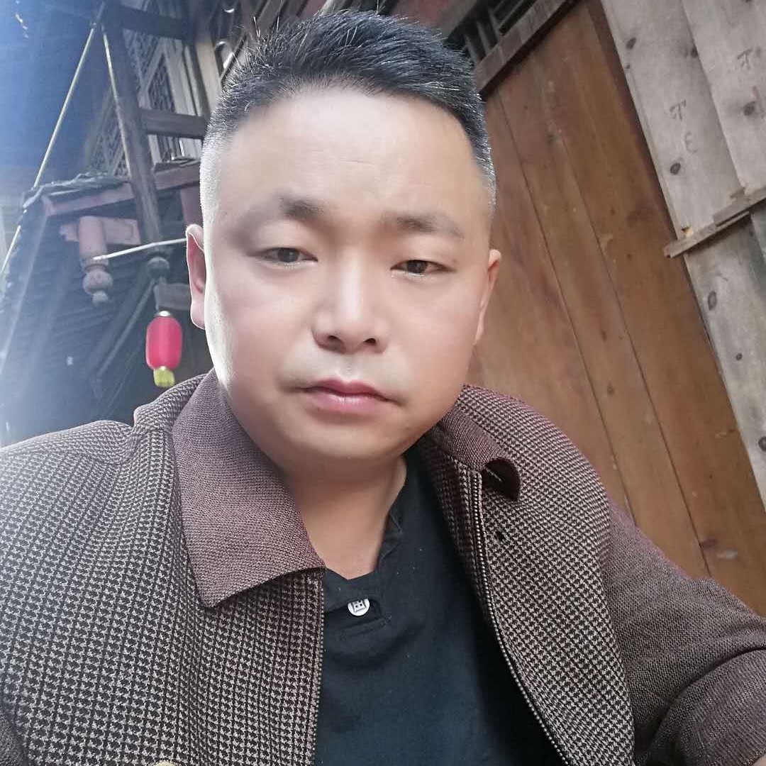 洛尘有光亮的照片