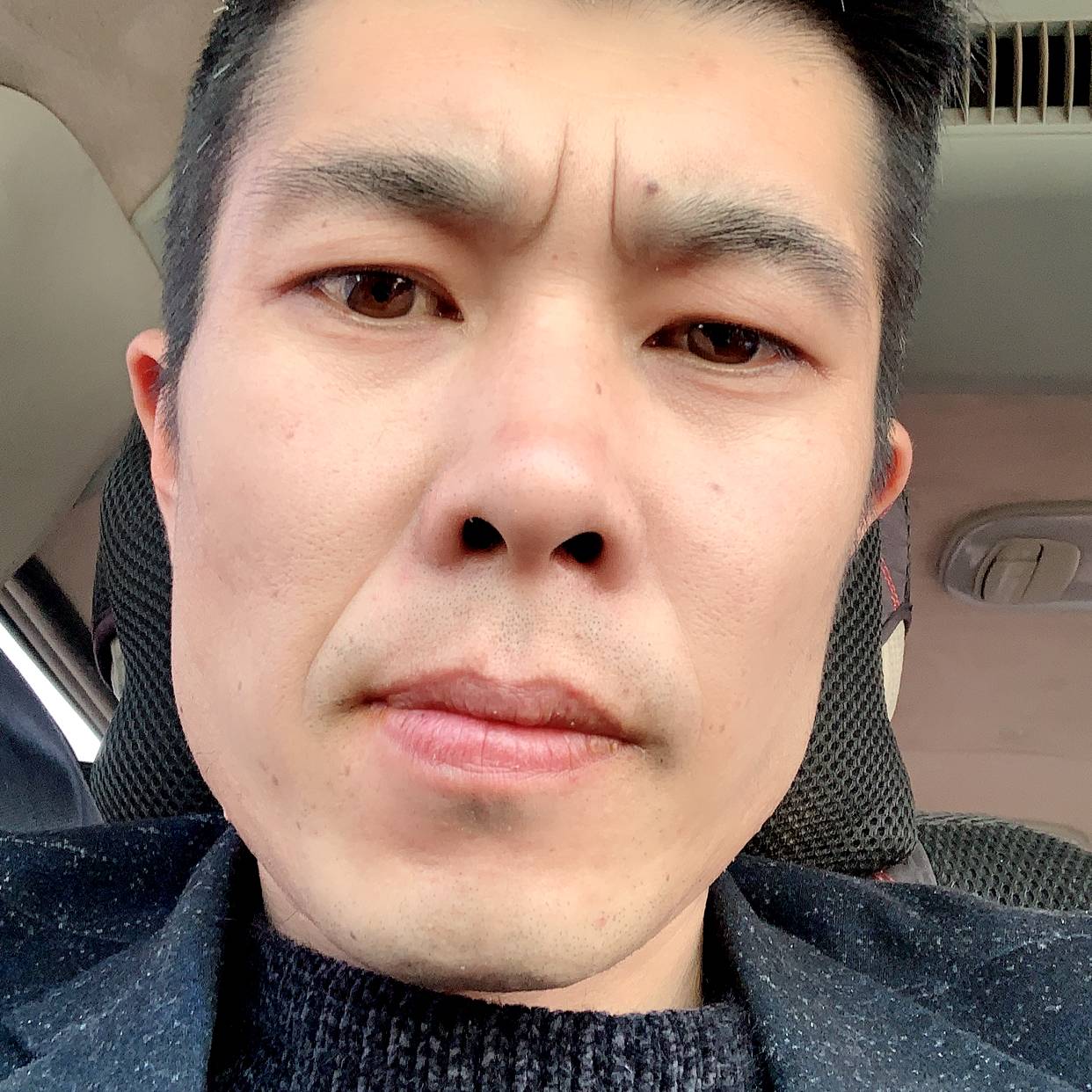 发箍向爱笑的照片