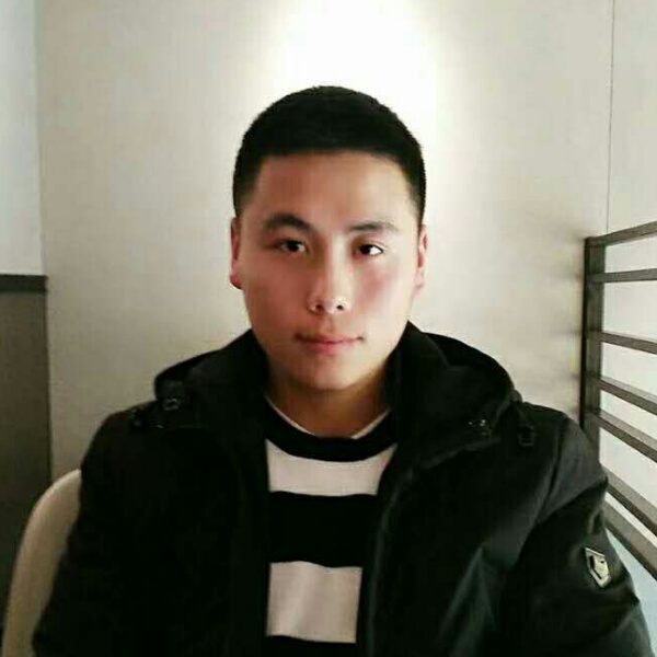 浅 笑的照片