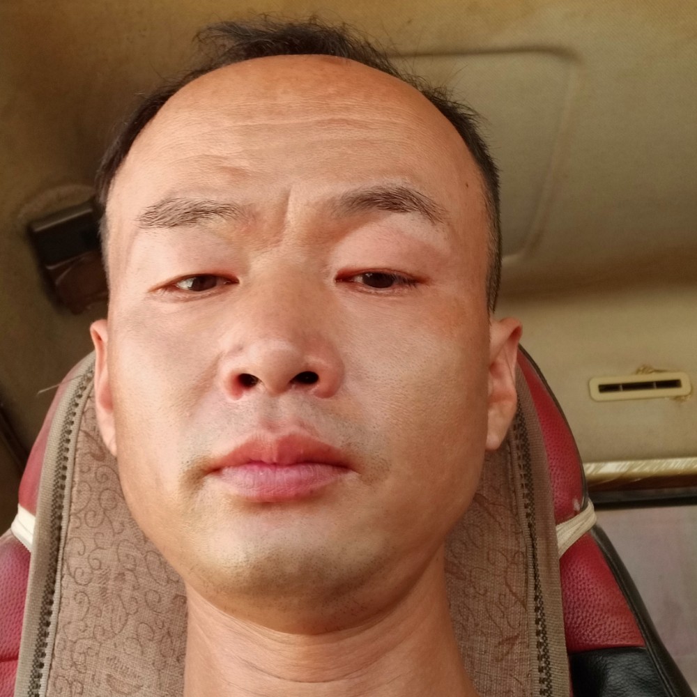 龙笑的照片