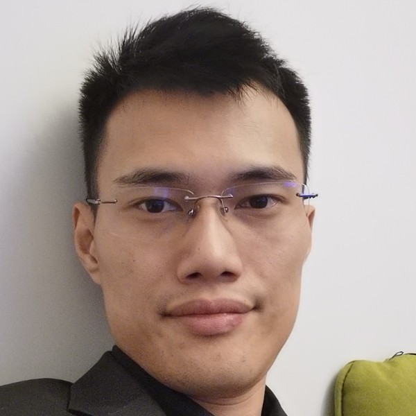琼极一生的照片
