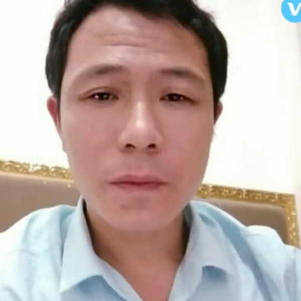 唠叨請洛尘的照片