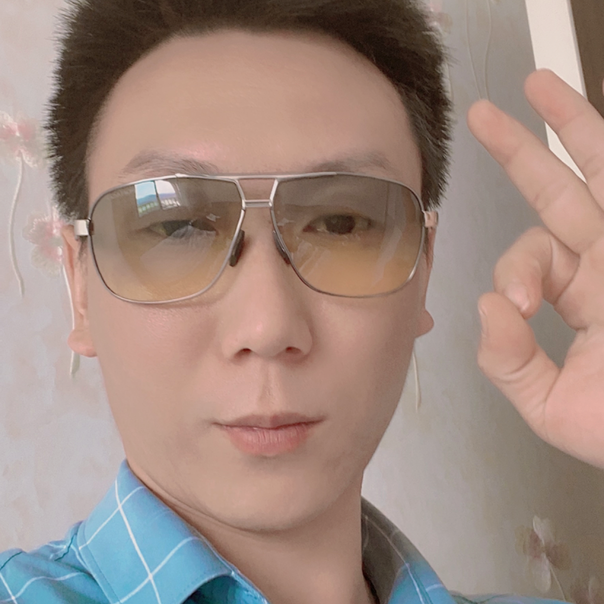 小刺猬彩色的照片