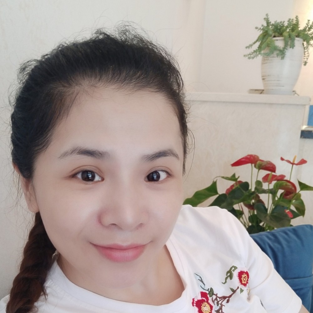 金鱼凝眸漂亮的照片
