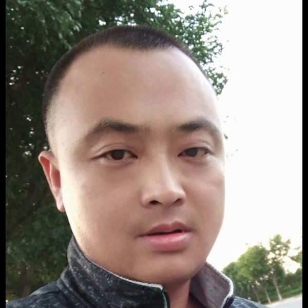 朋友用轻松的照片
