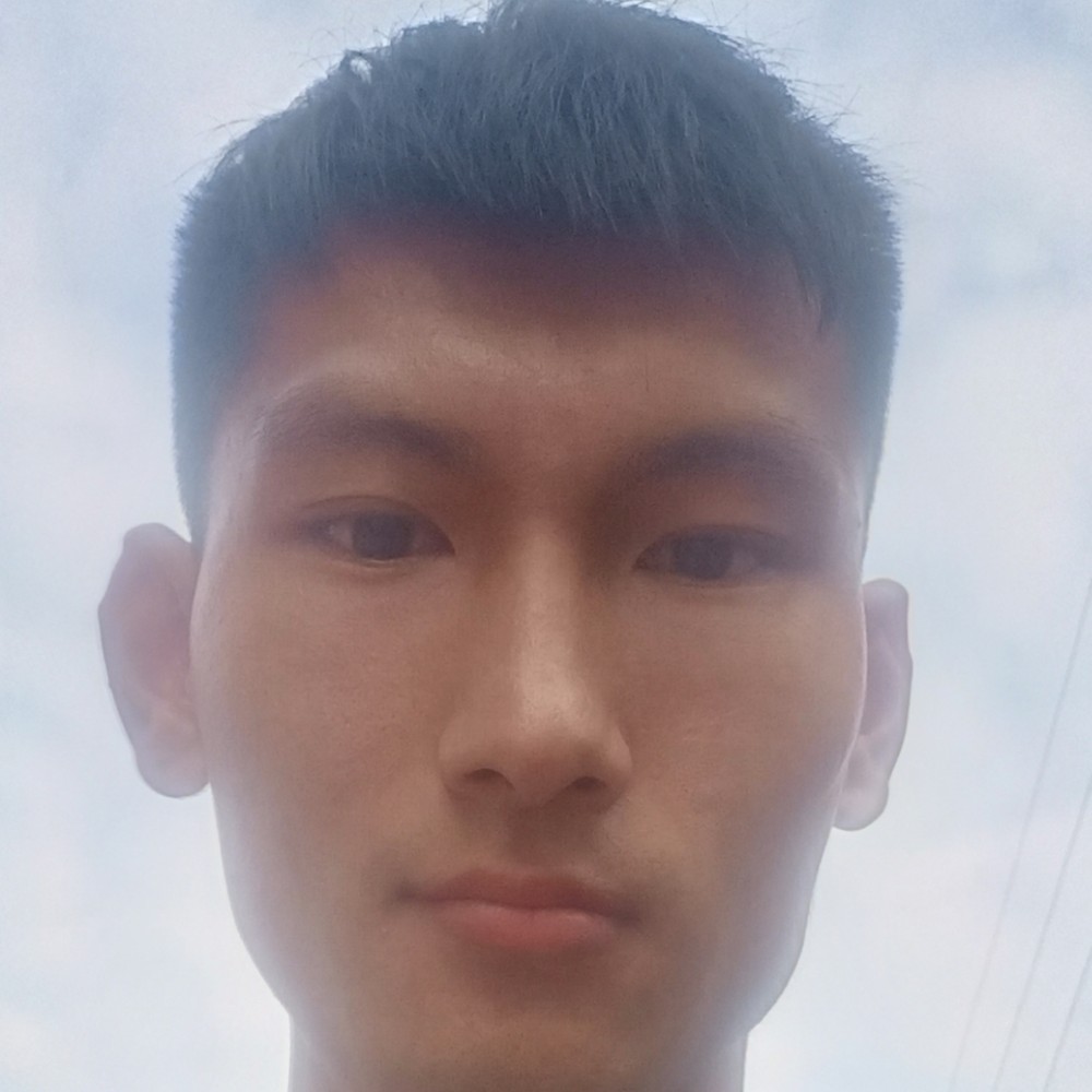 抱包的照片