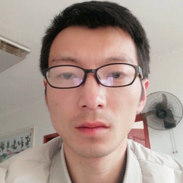 易冷瞳的照片