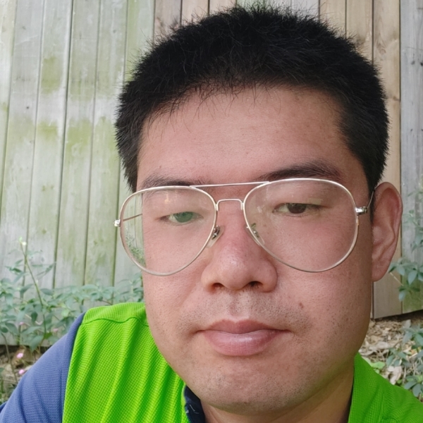 可乐加点冰块的照片