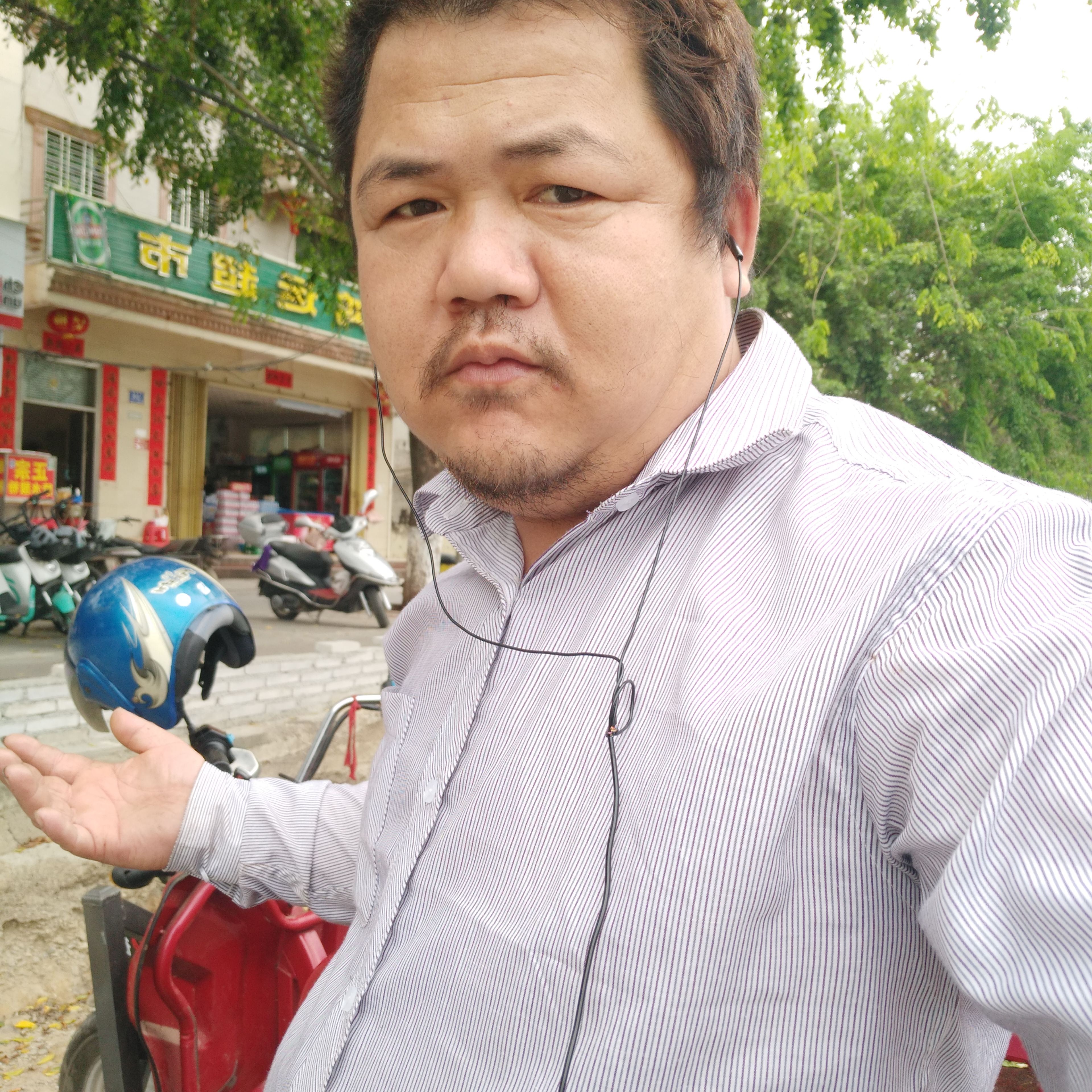高高漫步流影的照片