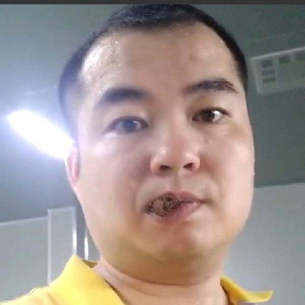 想成家的男人的照片