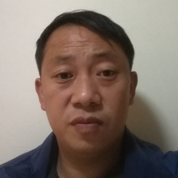 收废铁的灰太狼的照片