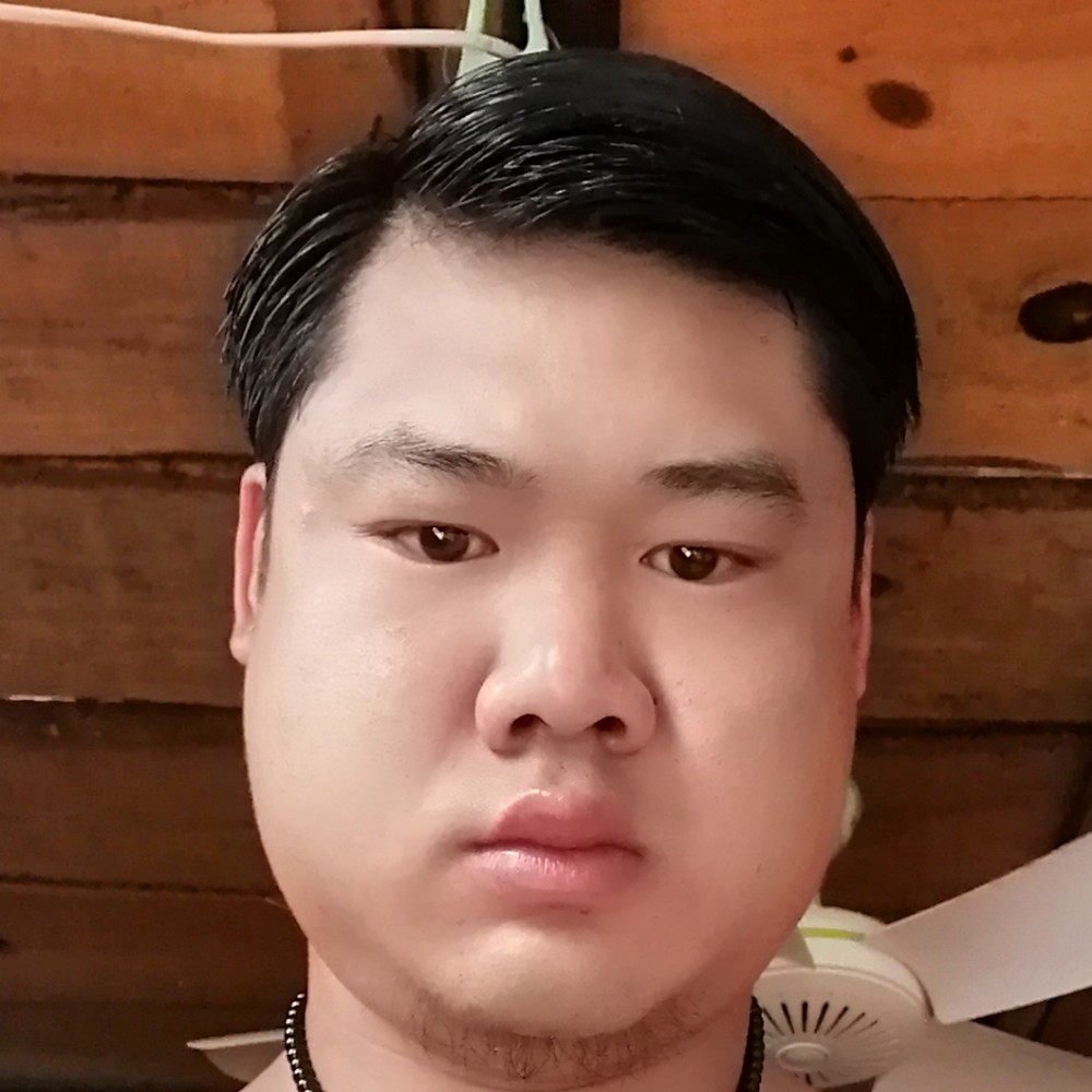 发嗲打羽毛的照片