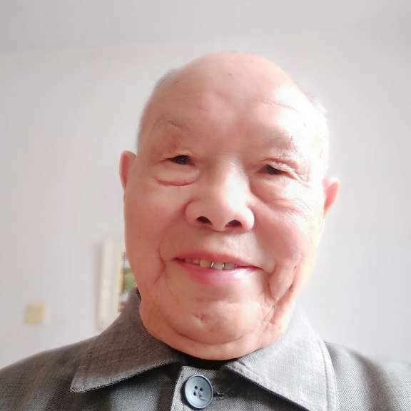 蓝莓蹙眉欠你的的照片