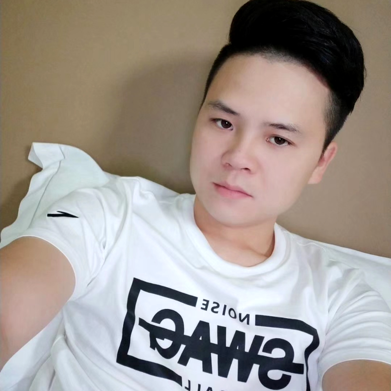 帅气苦恋火的照片