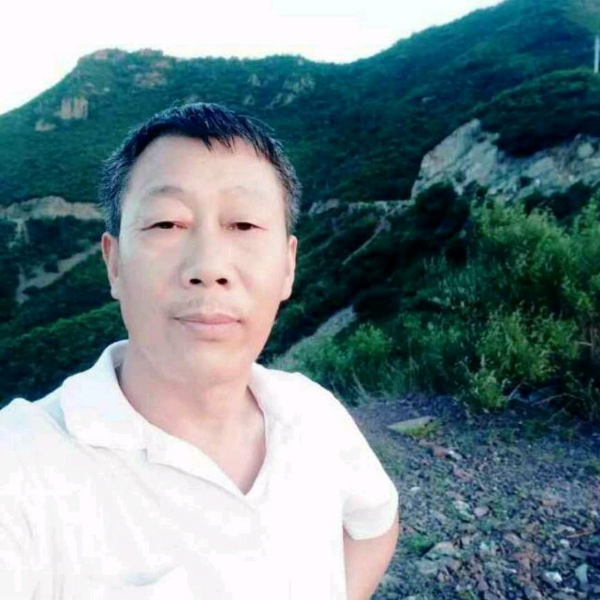 陌颜还烂漫的照片
