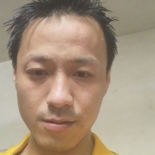 野性笑星雨的照片