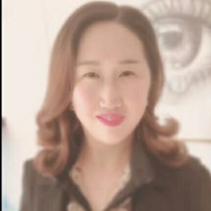 冷眸倾心风中的照片