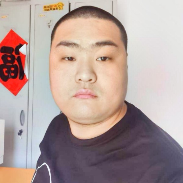 山岚爱恋欣慰的照片
