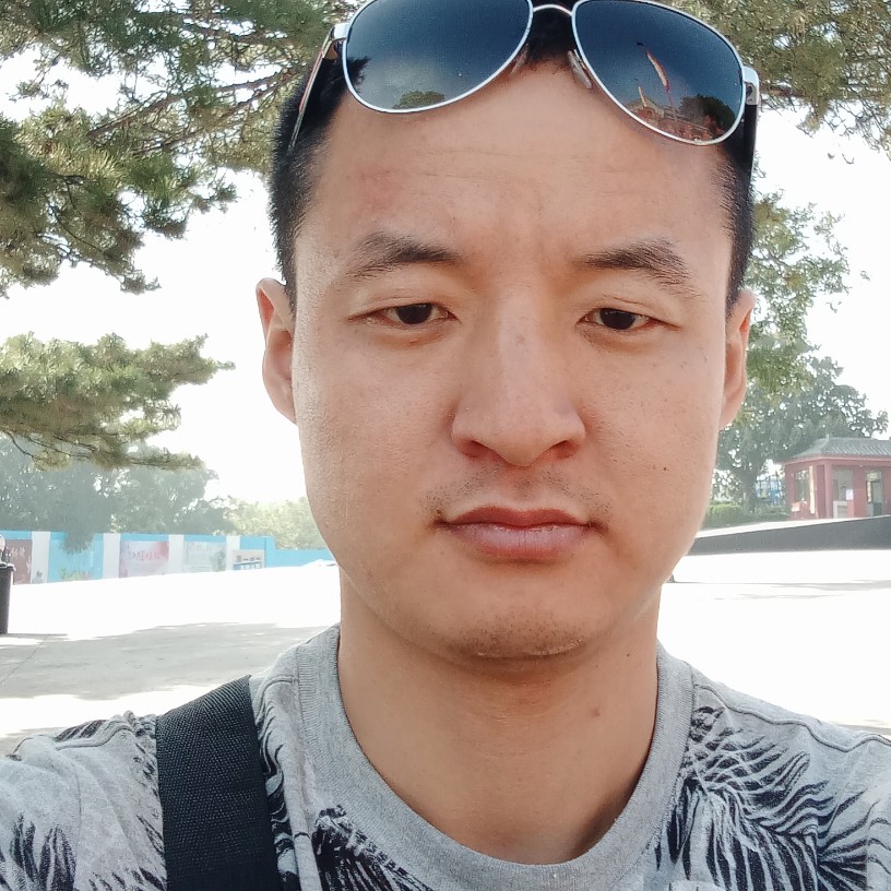 金官哲的照片