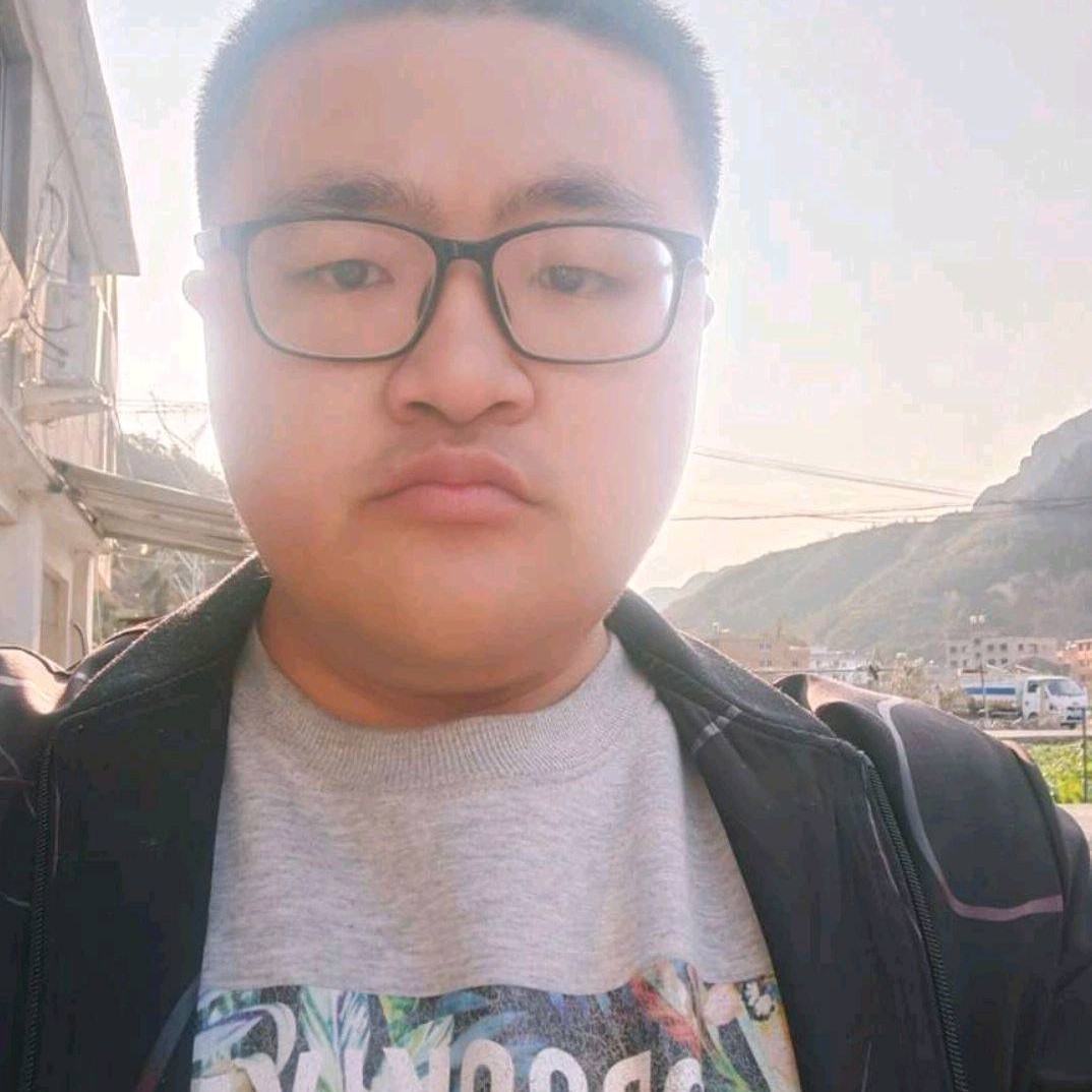 微笑与沉静的照片