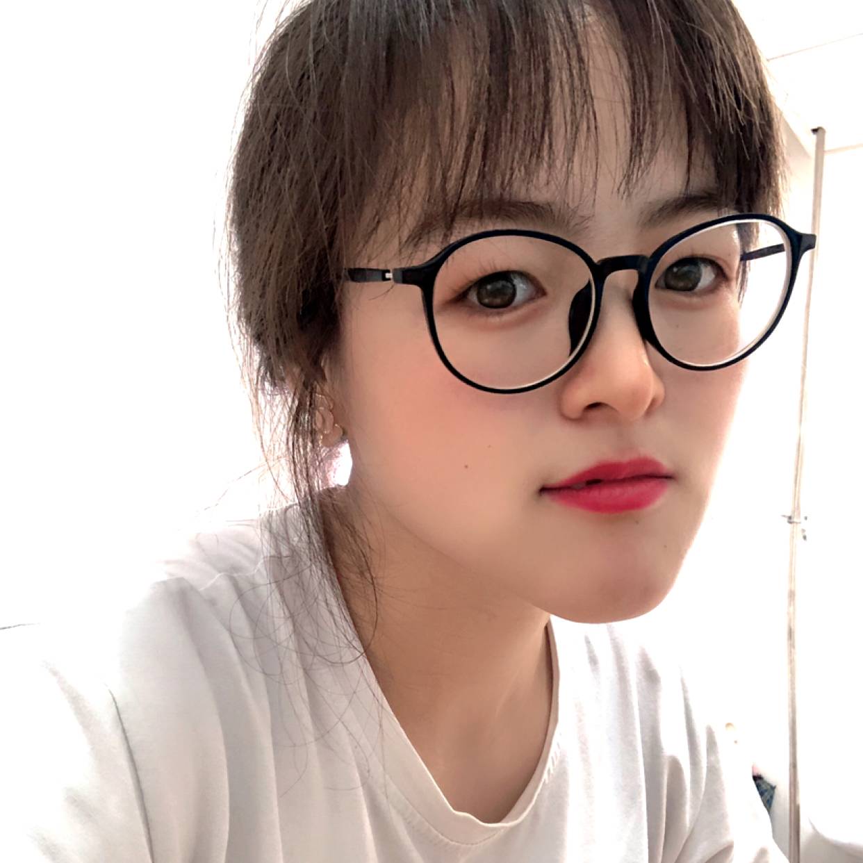 旧颜演变认真的照片