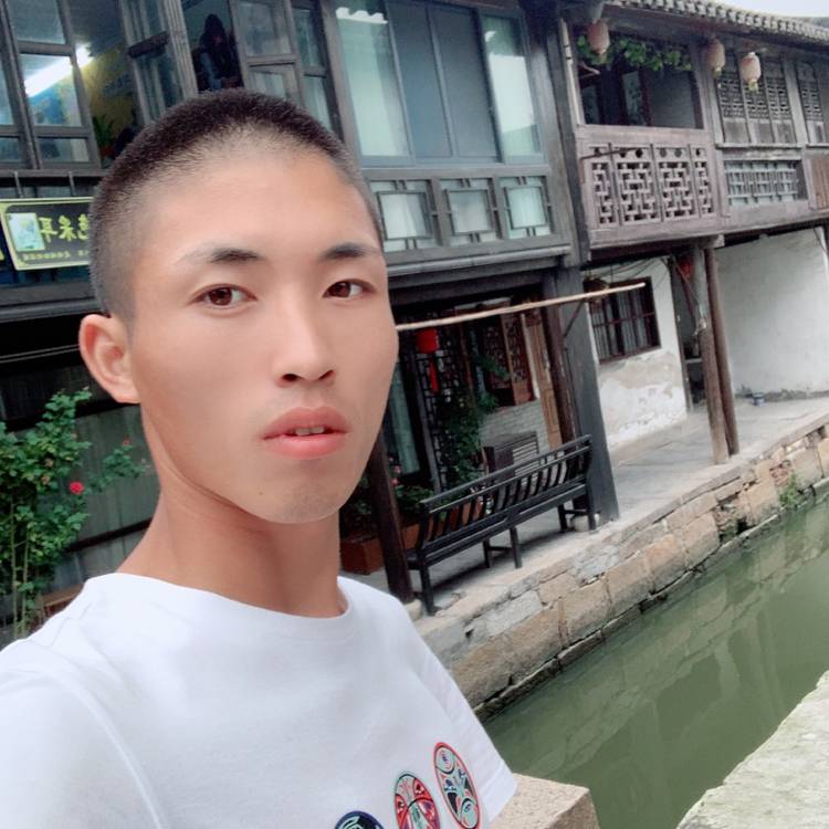 山岚拾忆冷傲的照片