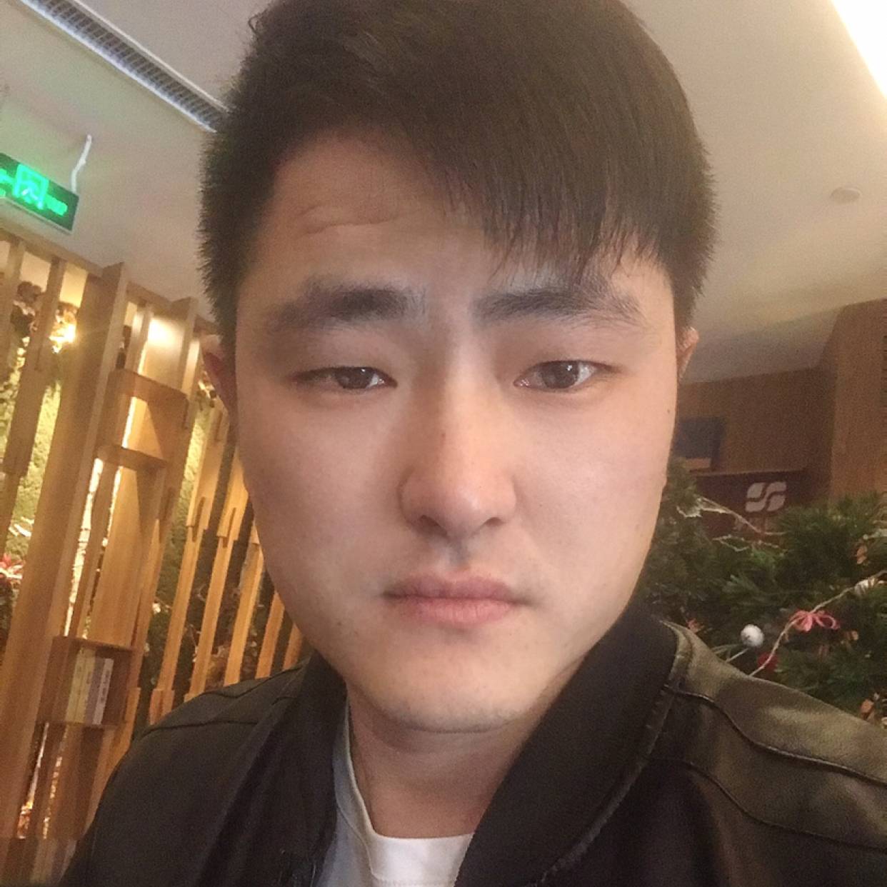怕黑浅吻数据线的照片