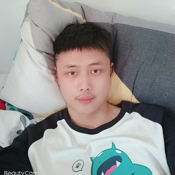依香槟影的照片