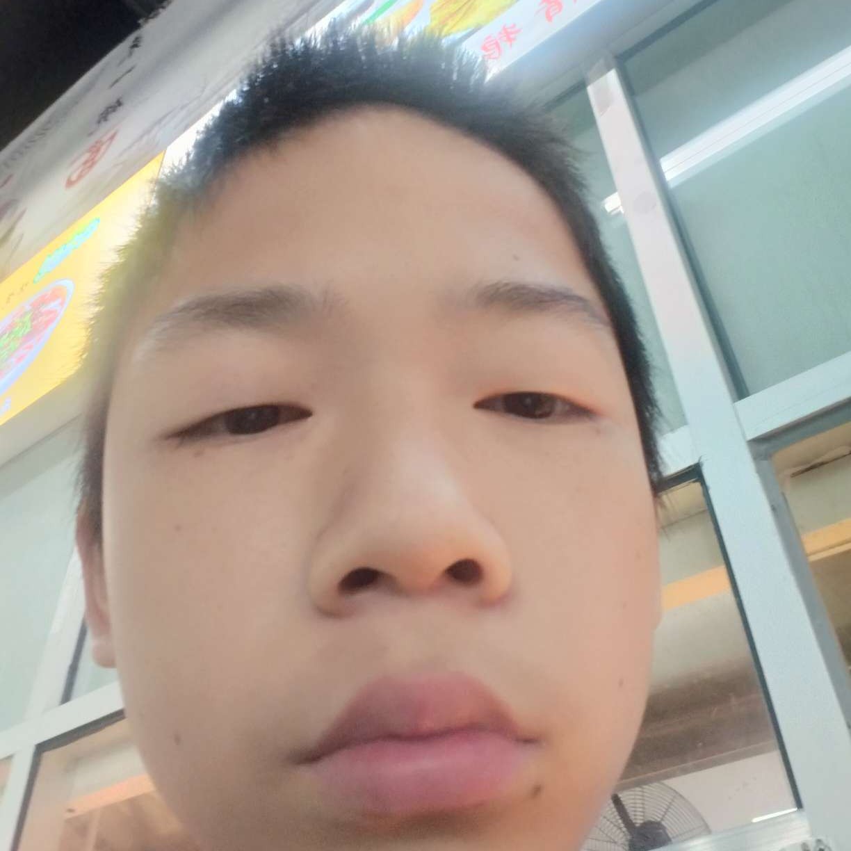 激昂蹙眉陌殇的照片